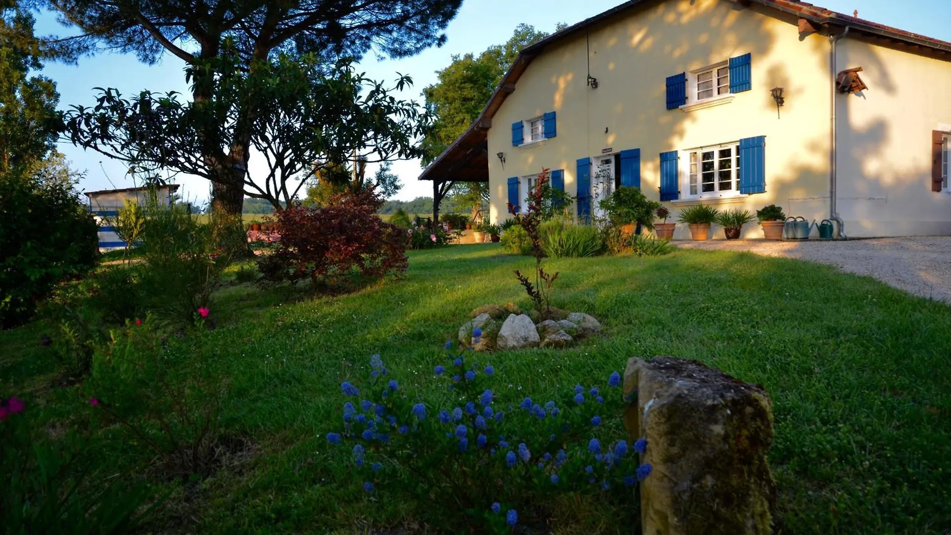 Peyrouteau, Gite Bucolique. Demu