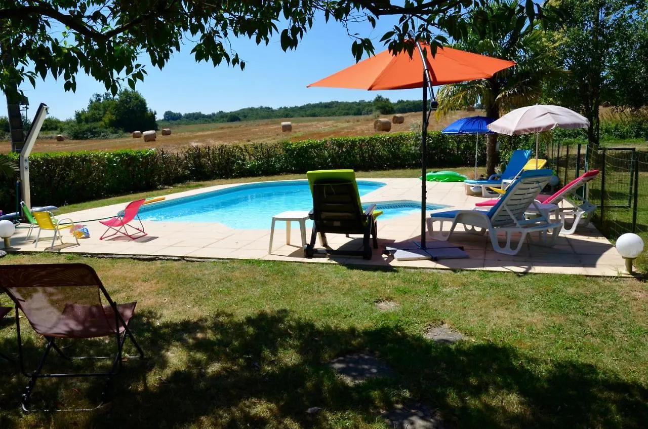 Peyrouteau, Gite Bucolique. Demu France